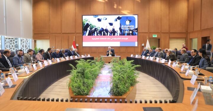 وزير التعليم العالى يعلن تشكيل مجلس أمناء المبادرة الرئاسية “تحالف وتنمية”