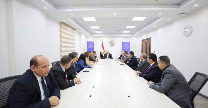 وزير التعليم العالي يجتمع بفريق عمل مبادرة وزارة التعليم العالي “تمكين” لخدمة ورعاية الطلاب ذوي الهمم