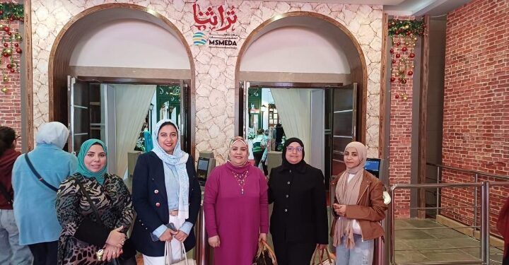 وفد من جامعة القاهرة فى زيارة لمعرض”تراثنا” للحرف اليدوية والتراثية بمركز مصر للمعارض الدولية