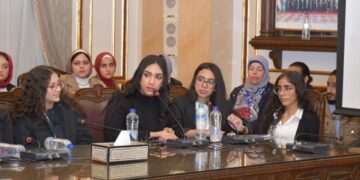 رئيس جامعة القاهرة يستقبل وزير الشباب الإماراتي ووفد من رواد الفضاء الإماراتيين
