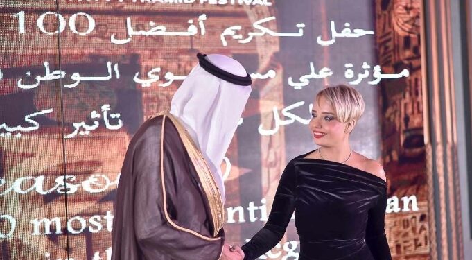 البلوجر روبى المنفلوطى تبدع وتتالق ويتم تكريمها فى مهرجان هرم الأبداع الدولى