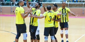 طائرة الهلال تحسم  قمة الجولة بعد الفوز المثير على الاتحاد
