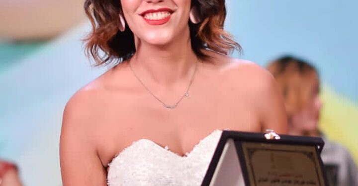 نجحت وتالقت التوب موديل ياسمين عادل ويتم  تكريمها  فى مهرجان فاشون الدولي