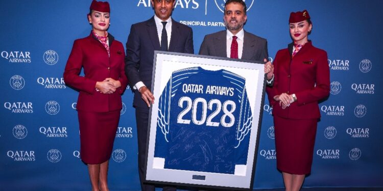 الخطوط  القطرية تمدد شراكتها مع نادي باريس سان جيرمان حتى عام 2028