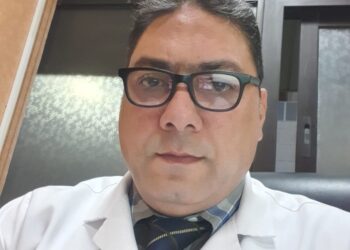 استشاري الأمراض الصدرية محذراً