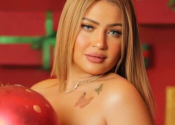 البلوجر مايا أدم تبهر جمهورها باللون الأسود وتتصدر محركات البحث بجوجل