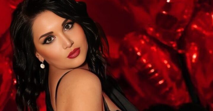 تهنئه من موقع صدى الأخبار التوب موديل شيماء الحكيم بعيد  ميلادها