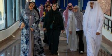 وفد من جامعة الأعمال والتكنولوجيا في زيارة لمعرض “الجمل عبر العصور “