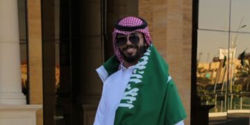 ياسر بن عبدالله بن سليمان العوس: رحلة إبداعية في عالم المحتوى الرقمي