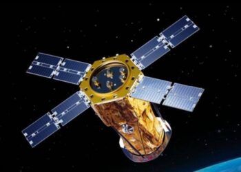 محمد بن زايد سات قفزة إماراتية جديدة نحو الفضاء