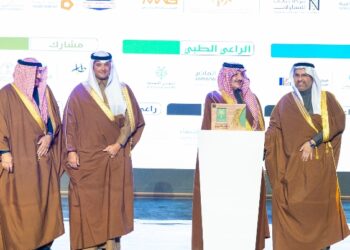 أمير الشرقية يُدشن النسخة العاشرة من مهرجان تمور الاحساء