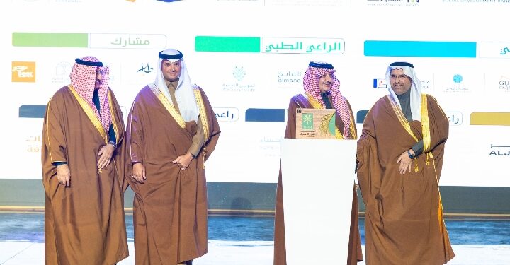 أمير الشرقية يُدشن النسخة العاشرة من مهرجان تمور الاحساء