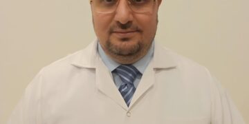 اختصاصي أمراض الباطنية بمستشفيات الحمادي يفند أسباب آلام البطن،ويقدم التشخيص للآلام