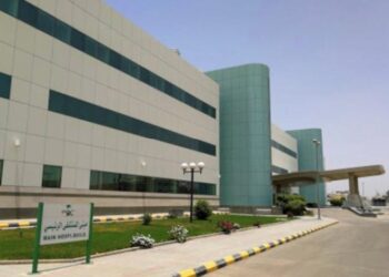 مستشفى الملك فيصل بالأحساء ينهي معاناة فتاة من انحناء العمود الفقري