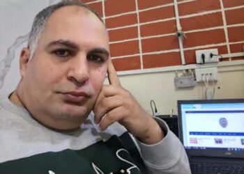 حيدر الحسيني ينسج مشاعر الحب في ملكة القلب