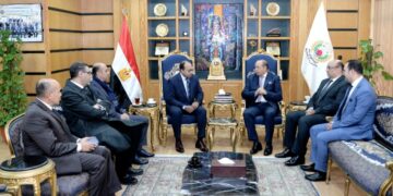 برعاية وزير التعليم العالي جامعة المنصورة تُكرم الفريق المشارك بإجراء أول عملية بالعالم لبناء صمامات الأورطى والرئوي بأنسجة ذاتية