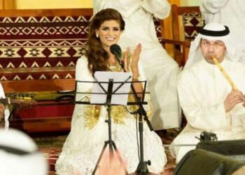 الفنان الكبير جميل محمود يهدي الفنانة الأوبرالية مروة حمدي أغنية يسعد كل أوقاتك وفرق كبير