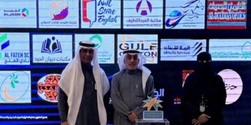 دار التربية الاجتماعية للبنات بالأحساء تكرم الزميل زهير الغزال