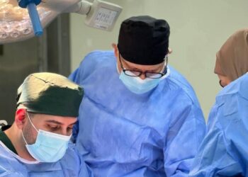 مستشفى يجري عمليتين لارجاع الورك لطفلة تبلغ من العمر سنتين ونصف