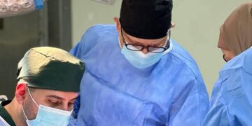 مستشفى يجري عمليتين لارجاع الورك لطفلة تبلغ من العمر سنتين ونصف