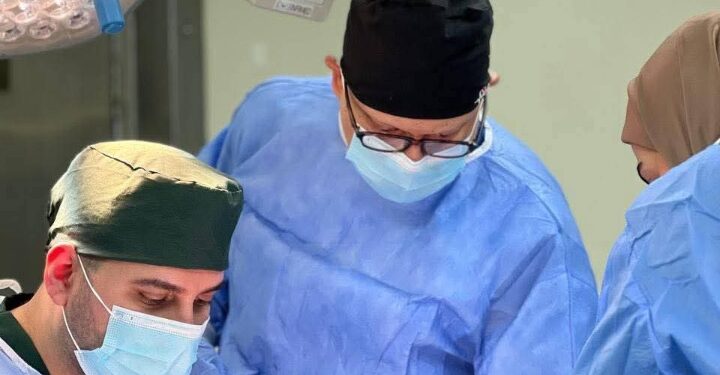مستشفى يجري عمليتين لارجاع الورك لطفلة تبلغ من العمر سنتين ونصف