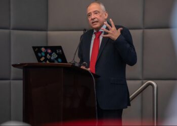 استشاري طب نفسي: القلق يسيطر على الوطن العربي بنسبة 25%، و10% من مشاهر شبكات التواصل مصابين بالانفصام