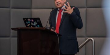 استشاري طب نفسي: القلق يسيطر على الوطن العربي بنسبة 25%، و10% من مشاهر شبكات التواصل مصابين بالانفصام