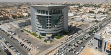 استئصال ورم سرطاني ضخم يزن 8 كغ من بطن مريضة