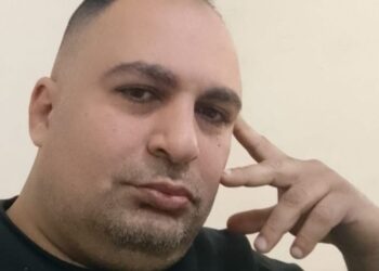 إنتِ الذهب الوحيد… قصيدة حبّ تهزّ القلوب