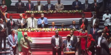 سياسيون: “حكومة السلام” المرتقبة بارقة أمل للسودان