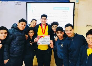 مدرسه طلائع المستقبل الخاصة باداره الدقى  تكرم الطالب مالك  أيمن محمد نور لفوزه فى بطوله كرة السرعة