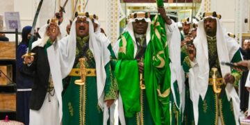 أكثر من 20 ألف زائر.. في ختام فعالية «حرفيون 4» في عنك