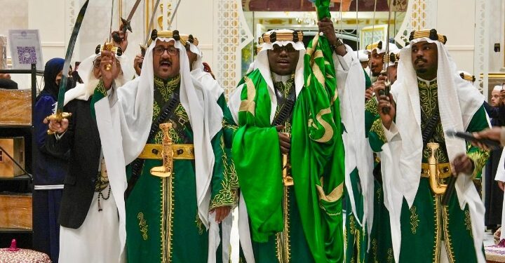 أكثر من 20 ألف زائر.. في ختام فعالية «حرفيون 4» في عنك