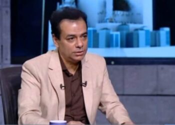 فنان وحكاية “يكشف السر الخفي  للبوت الذي كان يرتديه عادل امام في أغلب أفلامه