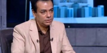 فنان وحكاية “يكشف السر الخفي  للبوت الذي كان يرتديه عادل امام في أغلب أفلامه