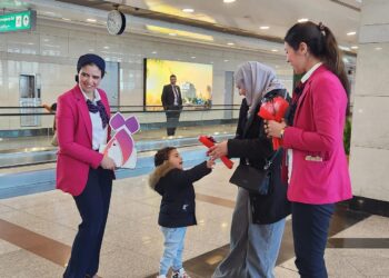 المجلس القومى للمرأة يستقبل  ” أميرات التاء المربوطة  ” بمطار القاهرة فى يومهن العالمى