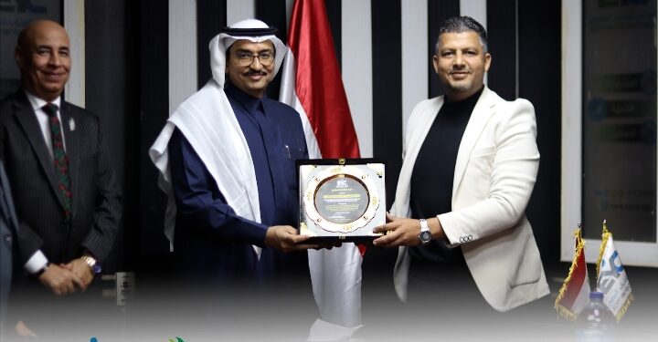 مجلس الشباب المصري يكرّم رئيس اللجنة الوطنية للجان العماليّة بالمملكة العربية السعودية تقديرًا لجهوده في دعم العمالة المصرية وتعزيز التعاون العربي في سوق العمل