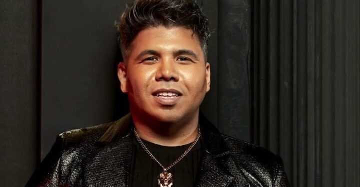 عمر كمال يبدأ مشوار العالمية بالتوقيع مع بوب ارابيا بعد الاستحواذ على أرشيفه الغنائي