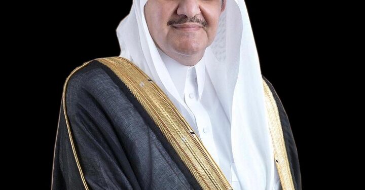 أمير المنطقة الشرقية: العلم السعودي راية عز تعكس تاريخ الوطن وهويته