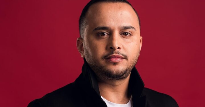 عزيز صالح يستعد لطرح أول أعماله المصورة “تراكمات” خلال عيد الفطر