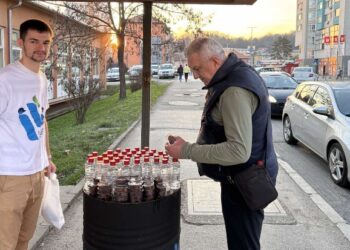 الندوة العالمية تنفذ حملة تطوعية شبابية لتفطير الصائمين
