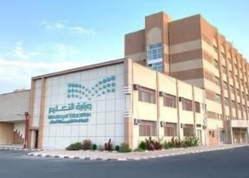 تعليم الطائف يوجه برفع مستوى المعرفة للطلبة عن السلامة الغذائية.   و تعزيز الممارسات الآمنة للتخزين والتحضير الغذائي.