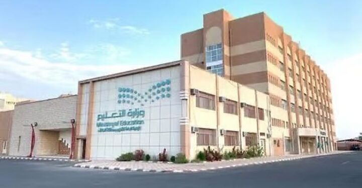 تعليم الطائف يوجه برفع مستوى المعرفة للطلبة عن السلامة الغذائية. و تعزيز الممارسات الآمنة للتخزين والتحضير الغذائي.