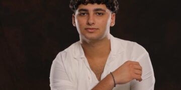 أحمد صادق يحترف الغناء وينضم الى عائلة “دوزان ميوزيك