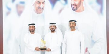 منتدى الفجيرة الرمضاني يختتم فعالياته ويكرم أحمد الظنحاني شخصية العام