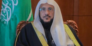 وزير الشؤون الإسلامية يوجه بتهيئة المصليات والجوامع لاستقبال المصلين بعيد الفطر المبارك وتحديد توقيت صلاة العيد بعد شروق الشمس بـ15 دقيقة