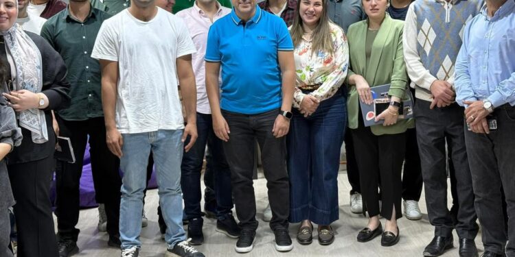 اجتماع فريق عمل مؤسسة شباب القادة لمناقشة خطة عمل برامج تمكين النشأ والفتيات