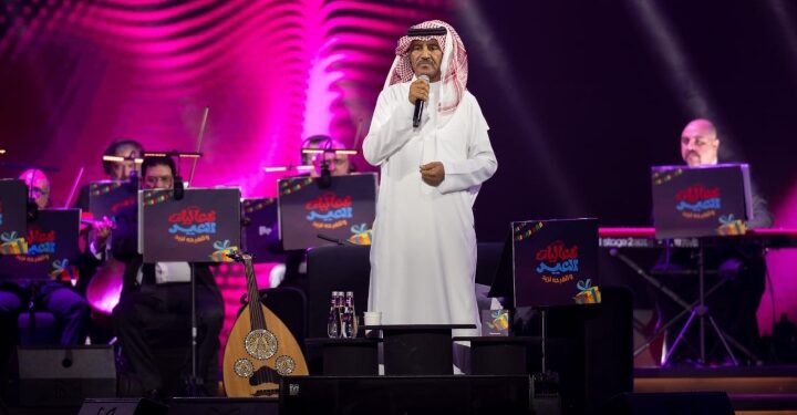 خالد عبدالرحمن يشعل أولى حفلات العيد بحضور كامل العدد