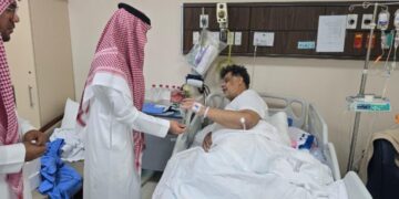 بلدية الدمام تعايد مسؤولو ومرضى مستشفى الملك فهد بالدمام