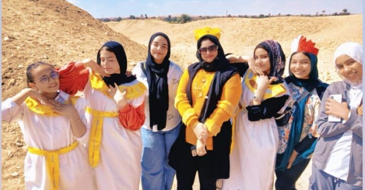 زيارة علمية لطالبات المحمدية بنات لتعزيز الوعي الأثري بهرمي هوارة واللاهون”